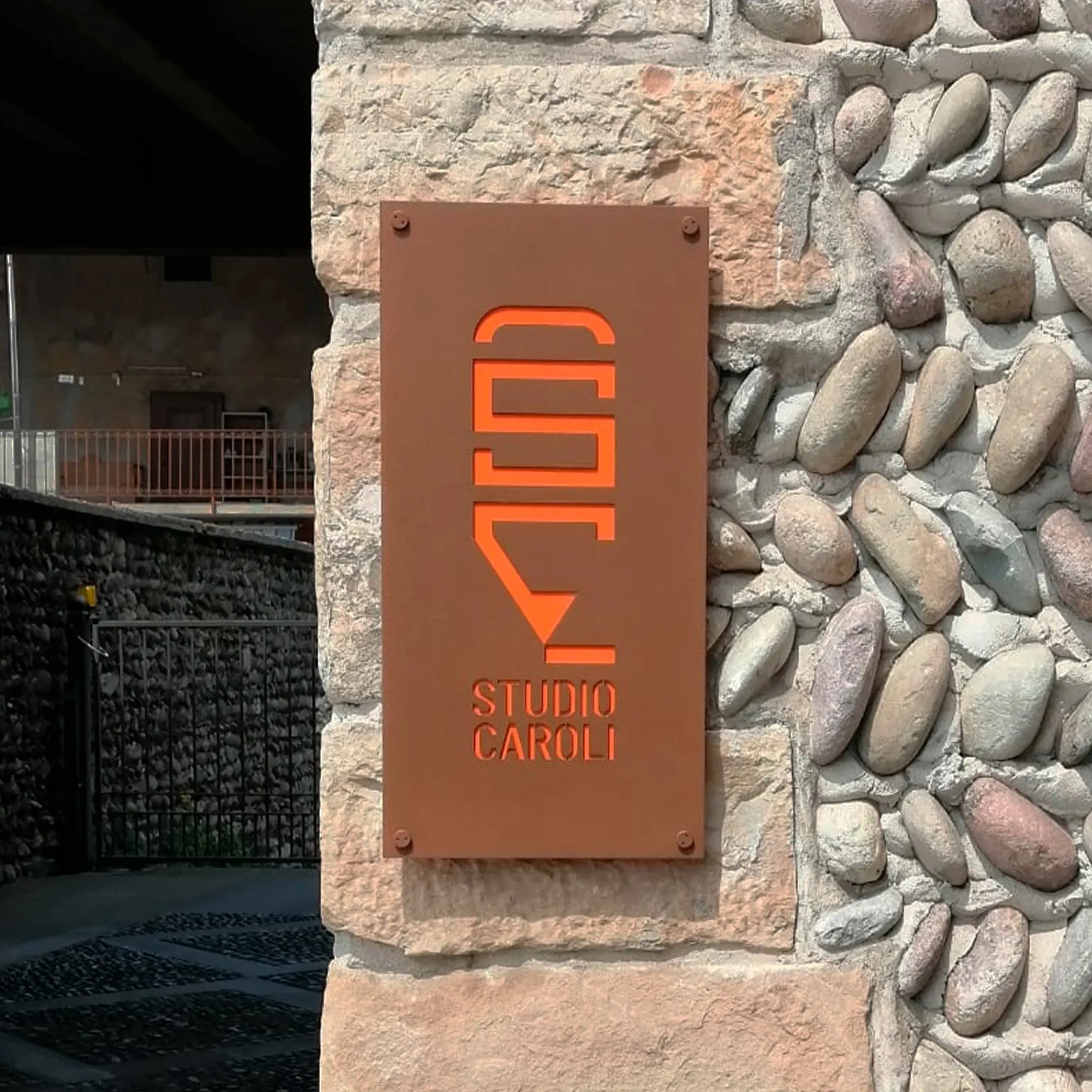 Esterna